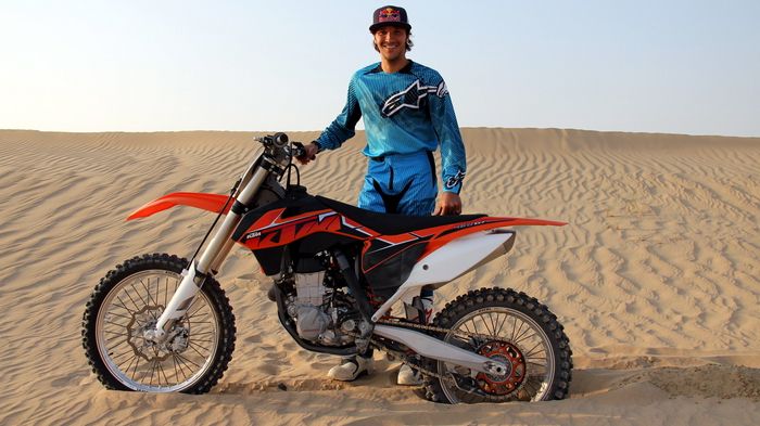 O πολλά υποσχόμενος Βρετανός Sam Sunderland έφυγε από τη Honda, για να προσχωρήσει στην εργοστασιακή ομάδα Red Bull KTM Rally.